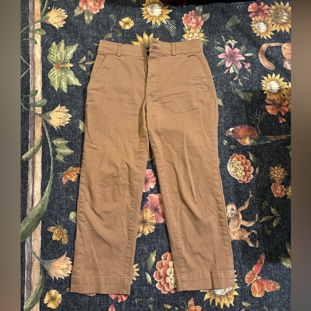 Everlane Utility Straight leg pants Tan Sizes 8, 6